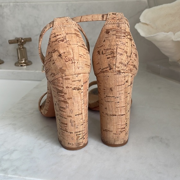 Schutz cork heel 8.5 EUC - Picture 3 of 4